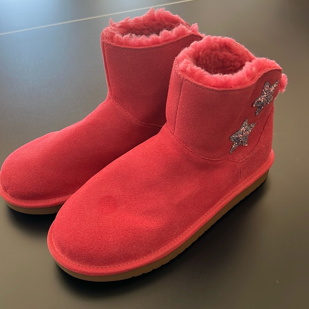 UGG Koolaburra short boot NEW
Women’s size 5